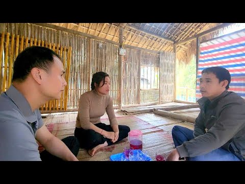 Hong was very worried when Hoi came to visit her and unexpectedly ran into Phong.