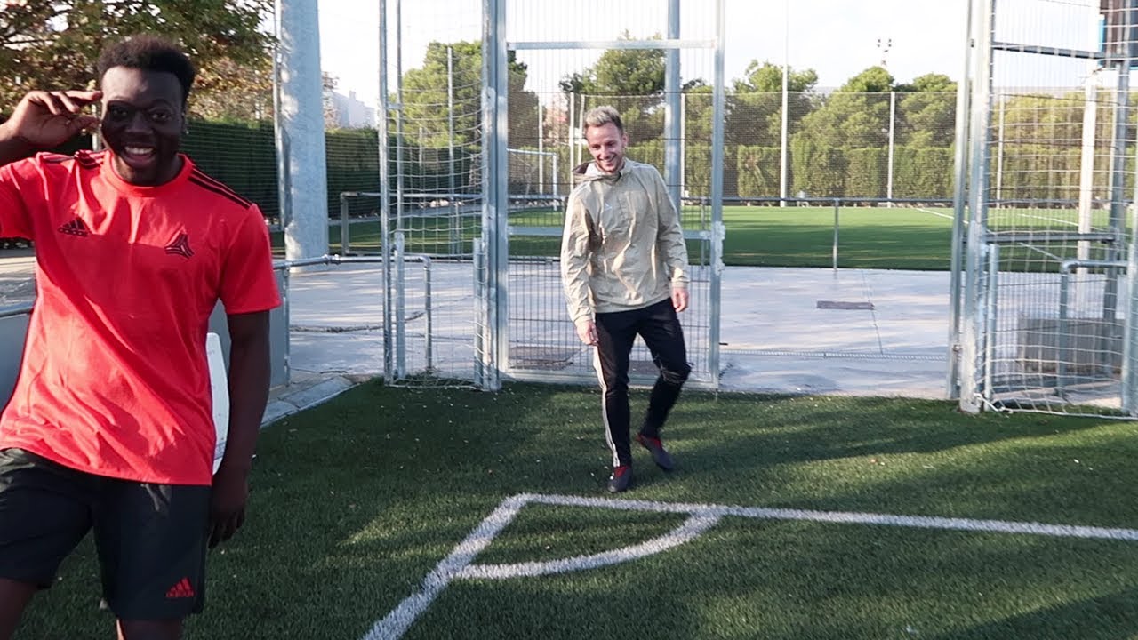 CORNER OLIMPICO CON JUGADORES DEL FC.BARCELONA