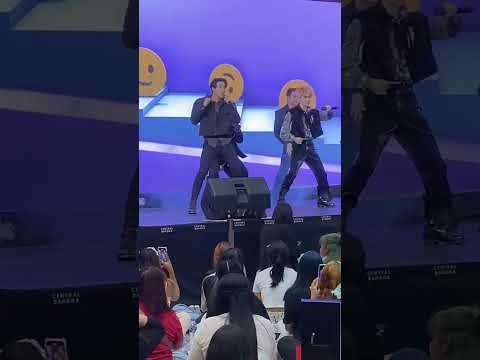 UP n AWAY - สู้ชีวิต แต่ชีวิตสู้กลับ | Boom Anumat fancam @ T-Wave Music - Central Bangna 08042023