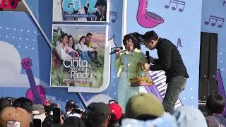 Download lagu Lucky Hakim Plays a Game to Seduce Girls, Hilarious Scenes Break Up SCTV Indramayu Carnival mp3