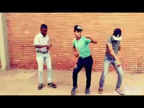 MC NETO E DLL - O BUM BUM DELA MEXE