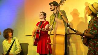 Sally let your bangs hang down (The Perch Creek Family Jugband)