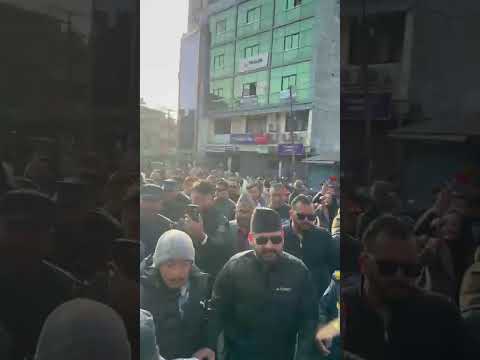 इलाममा पनि बालेनको क्रेज उ-ग्र, काँग्रेस एमालेका क-ट्टर समर्थक पनि बालेनलाई हेर्न तछा-डम-छाड गर्दै