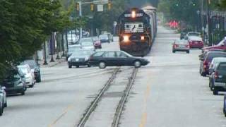 MUST WATCH! CLOSE CALL! NS 156 Street Running down 6th Street! AWESOME HORN ACTION/CONSIST!