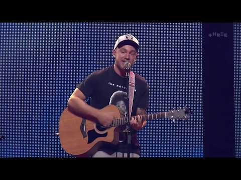 Mitch James 'Bright Blue Skies/Old News' live at VNZMA '19