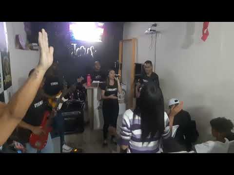 DEUS É TREMENDO 😭 MUITA UNÇÃO 🔥 - Izabella Cristina Medley