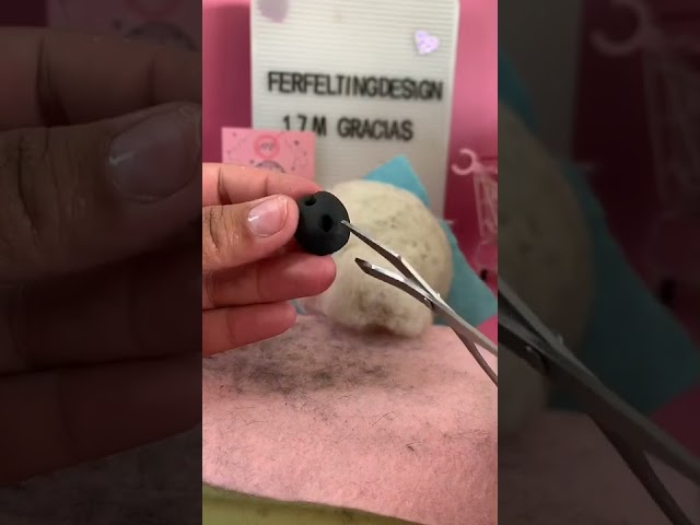 Vídeo relacionado con GORGECRAFT 30 Uds Plástico Mate, Narices de Seguridad, Tornillo Artesanal, Nariz de Perro, Suministros para Hacer Muñecas, Nariz Triangular para Hacer Animales de Peluche