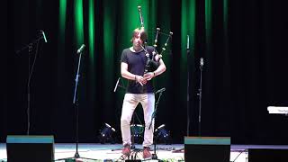 The Sleeping Tune and AC/DC Thunderstruck by great Scottish piper Ross Ainslie in Aberdeen