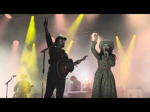 Shakey Graves and Sierra Ferrell "Ready Or Not" Live
