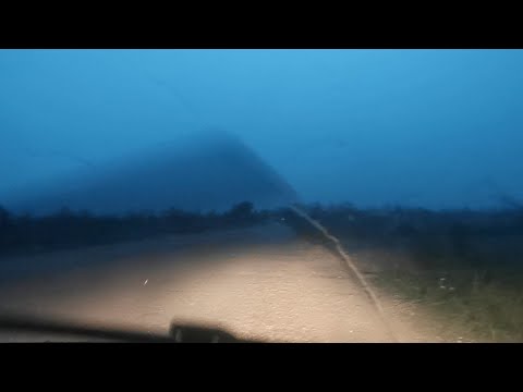Unwetter mit fetten Hagel und krasse Blitze. Jetzt Live dabei sein. Gewitter ziehen nach Osten