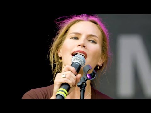 Nina Persson & Moto Boy - Over The Rainbow (Malmö Pride 2019)