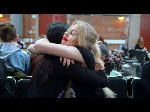 Känslostarkt när vännerna Marika och Amanda möter juryn i Idol 2017 - Idol Sverige (TV4)