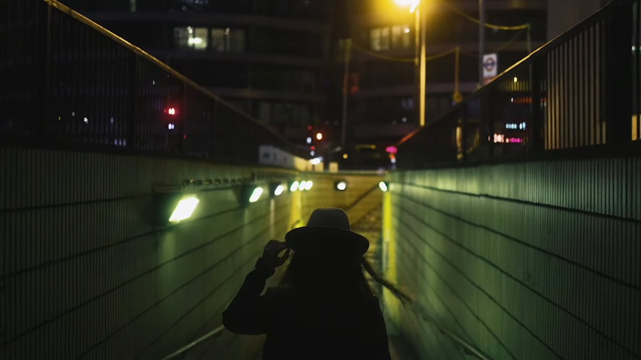 Monolink — Laura
