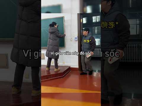 Thầy giáo hoang mang vì một giáo viên khác đứng dạy lớp mình 😳