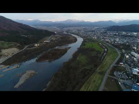 清流三面川から望む山々（村上市）Aerial view of the Miomote River and  mountains (Murakami City, Japan)