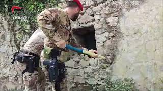 monti-lattari-carabinieri-trovano-bunker-e-arrestano-un-uomo