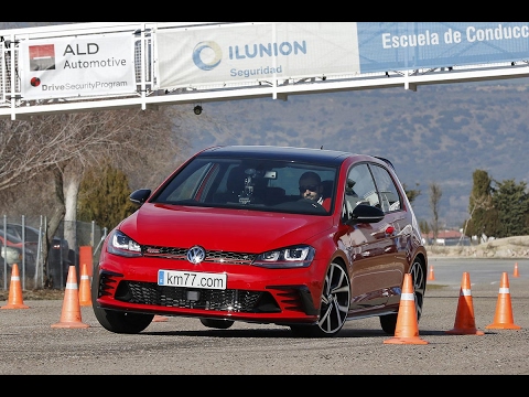 Volkswagen Golf GTI ClubSport 2013 – Maniobra de esquiva (moose test) y eslalon | km77.com