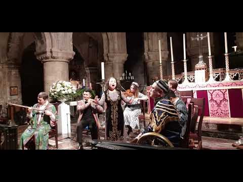 Gülshendiki Nida Calling in the Rose Garden