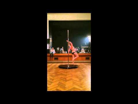 TEREZA ŠTRUNCOVÁ – UNDER