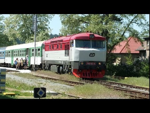 vlak/lokomotiva Bardotka 749.107 ve stanici Hvězdonice
