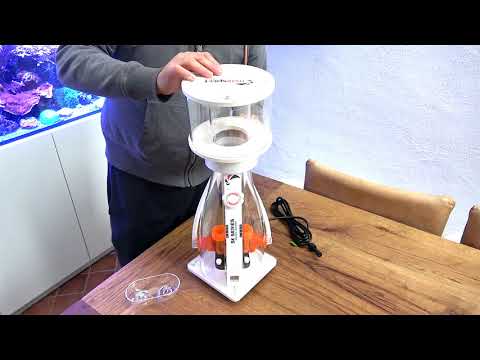 Showtank Part 46: The Maxspect Jump Skimmer SK400. The protein skimmer for tanks with 400 to 1000...