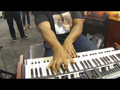 NAMM 2018   Hammond SKX Stage Keyboard and Organ