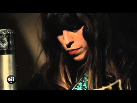 OFF STUDIO - Lou Doillon "Devil Or Angel"