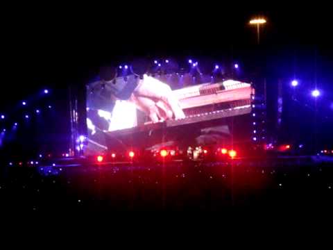 concerto coldplay udine 31/08/09 - chris playing piano