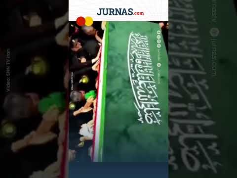 Mendiang Pemimpin Tertinggi Iran Dikebumikan di Masyhad