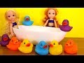 Flying soap ! Elsa and Anna toddlers - bath - shower - bubbles - water fun Flying soap ! Elsa and Anna toddlers - bath - shower - bubbles - water fun