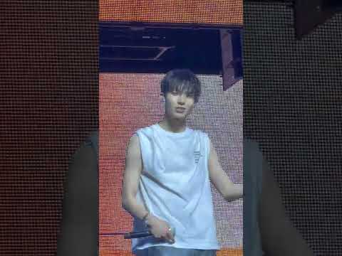 ENHYPEN HEESEUNG Shout Out focus fancam Chicago Wintrust Arena MANIFESTO TOUR