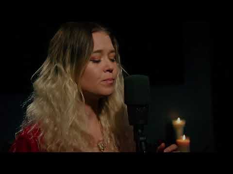 The Hamptons - Transviolet (Tiny Room Live Performance)