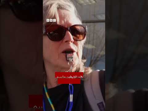 فيديو | ترامب يشتري سيارة تيسلا