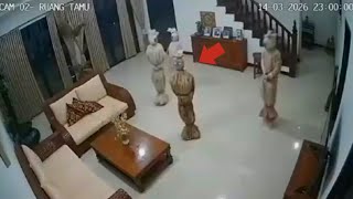 Download lagu Left for Eid, but the house is haunted by a ghost? 7 Videos of Ghosts and Supernatural Phenomena ... mp3