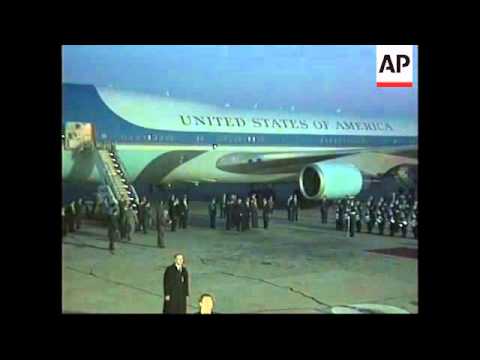 CHILE: SANTIAGO: CLINTONS ARRIVE IN CHILE FOR STATE VISIT