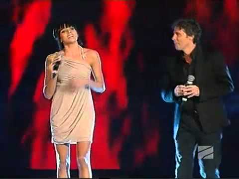 Raquel del Rosario con Luca Barbarossa - Fino in Fondo (16.02.11 San Remo)