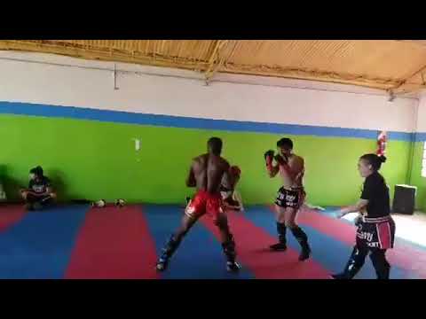 Sparring de kick boxing - Penayo(Argentina) vs Gago(Angola)