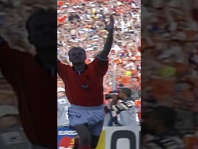 Bergkamp 1998 🇳🇱🇦🇷, just iconic. #NothingLikeOranje #FIFAWorldCup