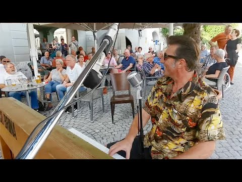 Boogie Woogie Piano live (part 3) Nico Brina in Thun at Ratsstübli