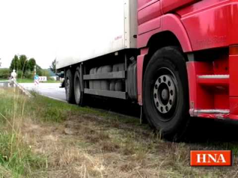 Lkw-Anhaenger stuerzte um