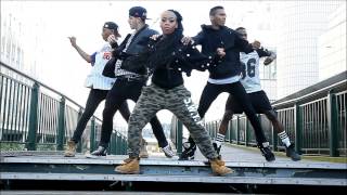 | SNATCH YO WIGS - SHARAYA J | by BROOKLYN STAARTREK | PARIS, FRANCE