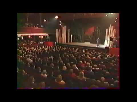 Copacabana ; Line Renaud (Live) Choreography by Claudette & Thierry Walker. Casino de Paris 1989