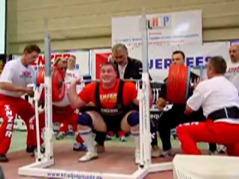 Vladimir Bondarenko (RUS) Squats 3.att.: 422,5 kg - 2005 Men's European Powerlifting Championships