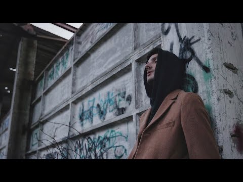 Elvijs - Ienīsti Mani (Oficiālais Video)