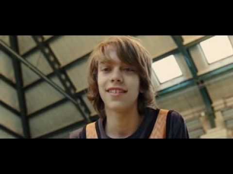 Alternate Weeks / Une semaine sur deux (2009) - Trailer English Subs