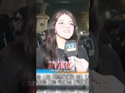 Fanáticos del Indio Solari se reunieron en la Plaza 25 de Mayo para despedirlo