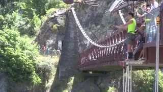 preview picture of video 'Bungee jumping @kawarau river bridge'