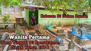 Download lagu RUMAH KUNTILANAK Kuburan Di Dalam Rumah Seorang Wanita Selama 41 Tahun Tinggal Di Pemakaman mp3 Download lagu RUMAH KUNTILANAK Kuburan Di Dalam Rumah Seorang Wanita Selama 41 Tahun Tinggal Di Pemakaman mp3