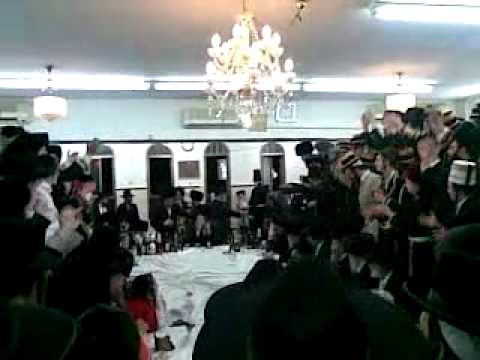 Purim tish in Modzitz 5770 פורים טיש במודז'יץ תש"ע