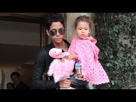 Halle Berry Smacks Photographer While Holding Daughter Nahla [2010]